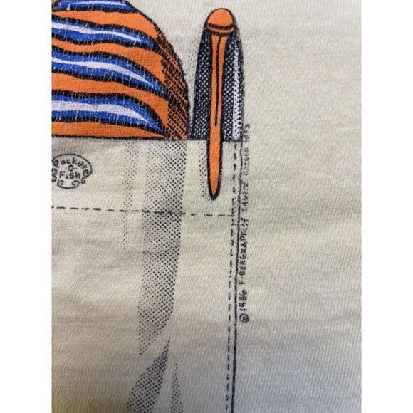 VINTAGE Fish Pocket Graphic 1986 T-shirt Men XL Yellow USA 80s Single Stitch - Picture 3 of 10